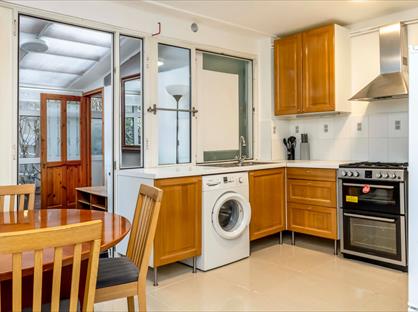 1 Bed Flat, Carston Close, SE12