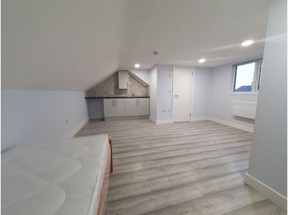 Studio Flat, De Salis, UB10