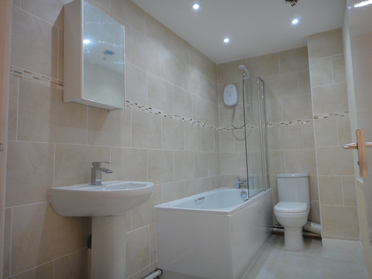 1 Bed Flat, Smithdown, L15 photo 5
