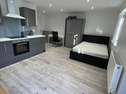 Studio Flat, Barrydale Avenue, NG9