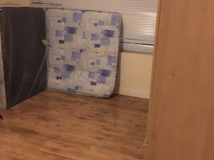 Room in a Shared House, North Circular Road, NW10