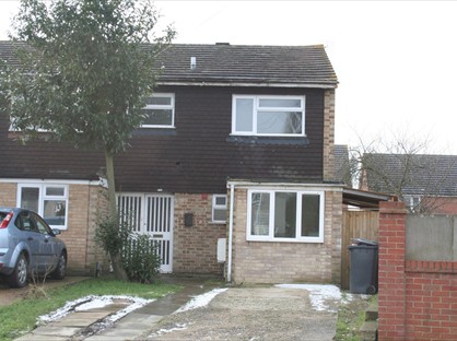 4 Bed Flat, Salford Close, RG2