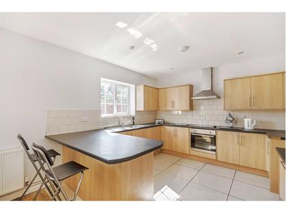 Studio Flat, Uxbridge Road, UB10