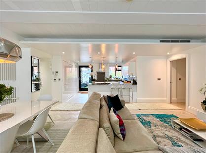 3 Bed Flat, Oxford Street, W1D