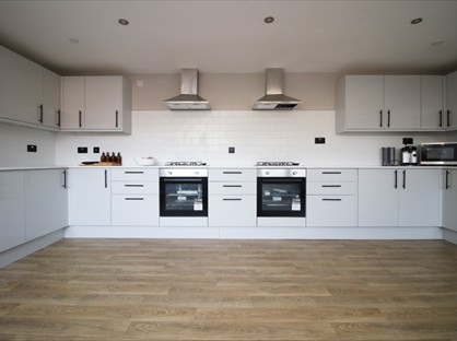 Room in a Shared House, Victoria Road, SA12