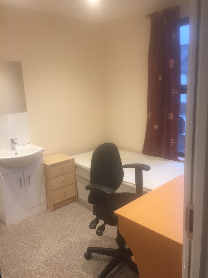 Room in a Shared House, Kensington Road, CV5