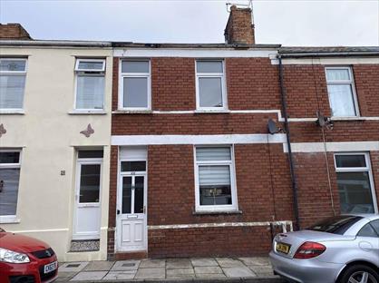 3 Bed Terraced House, Vale Street, CF62