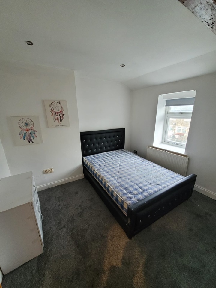 Bradford 2 Bed Terraced House, Club Street, BD7 To Rent Now for £