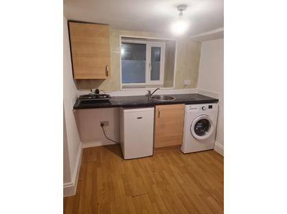 Studio Flat, Kingsland Road, E8