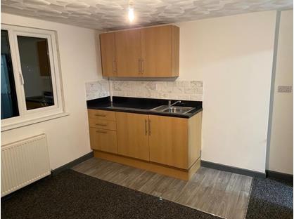 Room in a Shared House, High Street, NP12