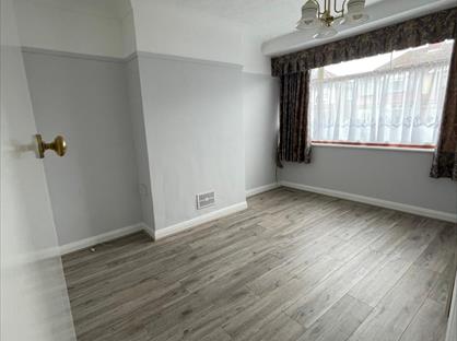 4 Bed Terraced House, Mapleton Crescent, EN3