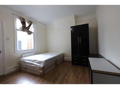 Studio Flat, Park Lane, N17