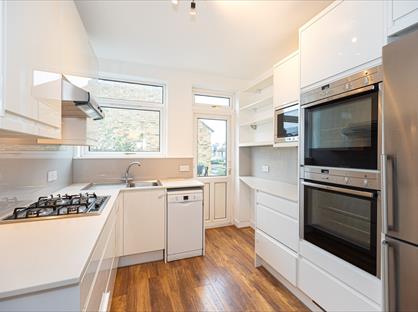 3 Bed Maisonette, Abbey Road, SW19