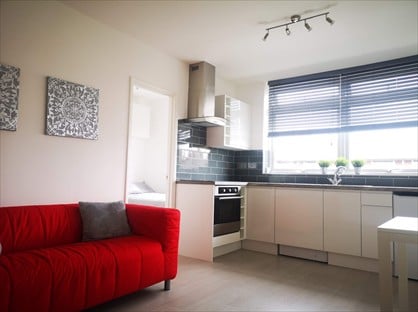 1 Bed Flat, Hamilton Road, RG1