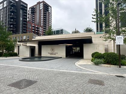 2 Bed Flat, Carnation Way, SW8