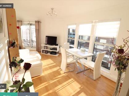 2 Bed Penthouse, Qube, B1