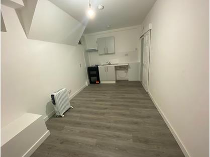 Studio Flat, Hertford Road, N9