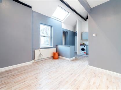 1 Bed Penthouse, Harrow Road, W9