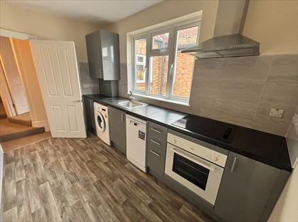 1 Bed Flat, Cannon Hill Lane, SW20