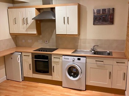 1 Bed Flat, Hogfair Lane, SL1