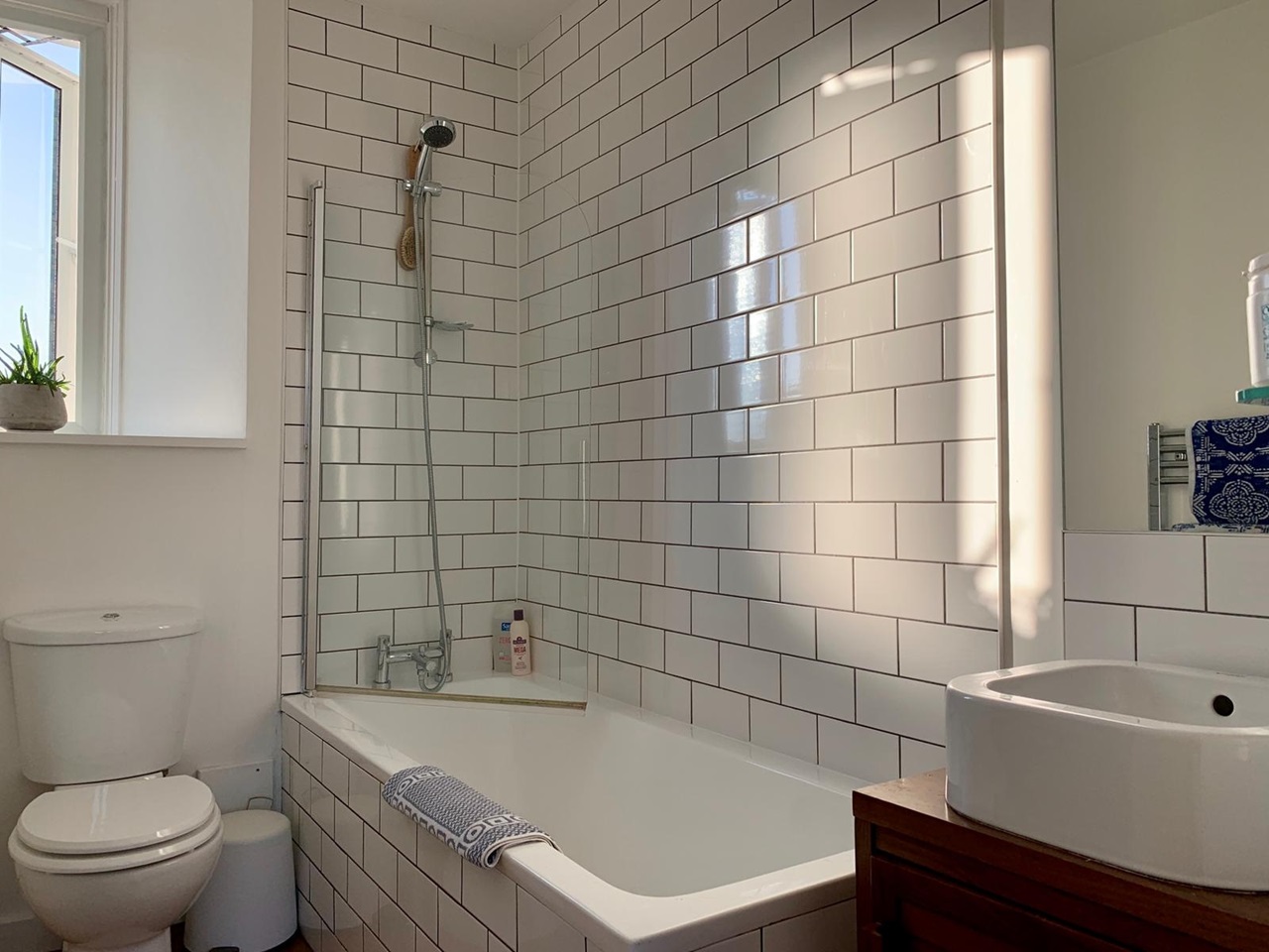 London 1 Bed Flat, Oakfield Road, N4 To Rent Now for £1,800.00 p/m