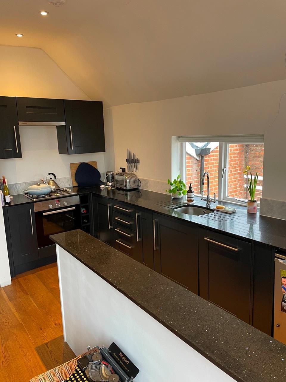 London 1 Bed Flat, Oakfield Road, N4 To Rent Now for £1,800.00 p/m