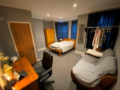 5 Bed Semi-Detached House, Newcombe Road, SO15