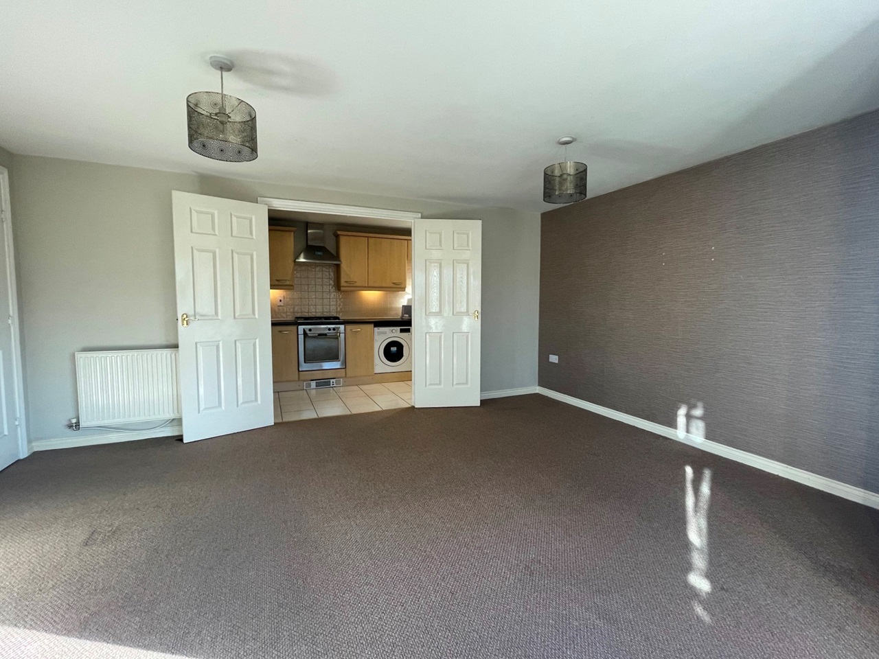 2 Bed Flat, Davenham Court, L15 photo 3