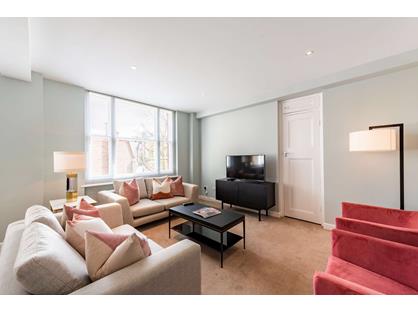 1 Bed Flat, Hill Street, W1J