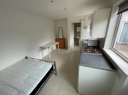 Studio Flat, Thorverton Road, NW2