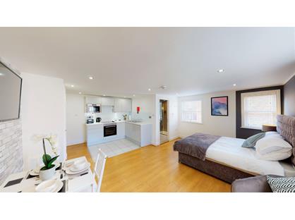 Studio Flat, Trueman Street Building, L3