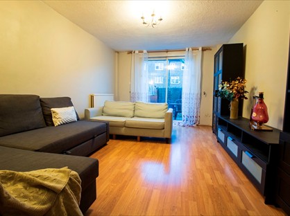 3 Bed Flat, Navenby Walk, E3