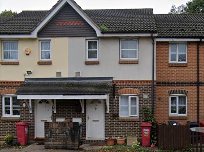 2 Bed Terraced House, Stranraer Gardens, SL1