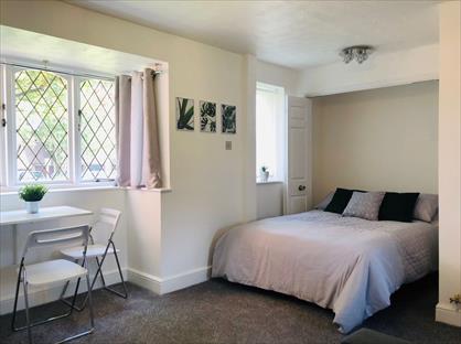 Studio Flat, Ashmere Close, RG31