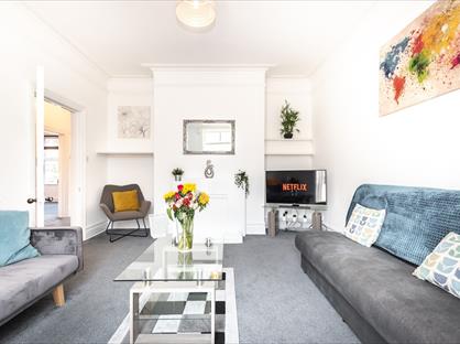 2 Bed Flat, Richmond Park Road, BH8