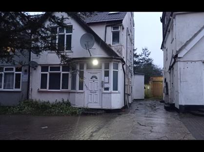 Studio Flat, First Floor, NW4