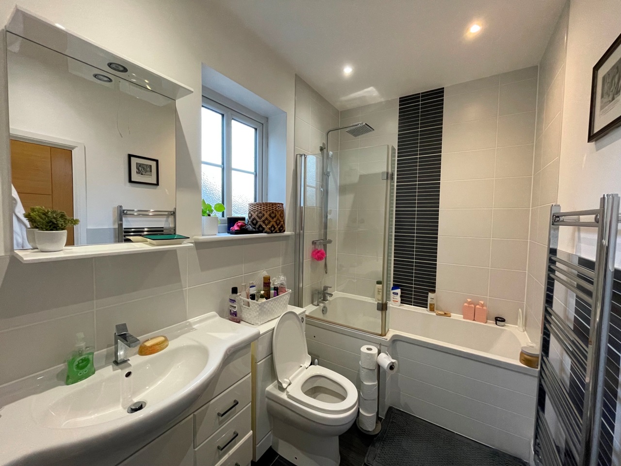 Raynes Park 1 Bed Flat, Durham Road, SW20 To Rent Now for £1,600.00 p/m