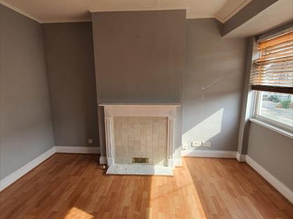 2 Bed Flat, Burnham Crescent, DA1