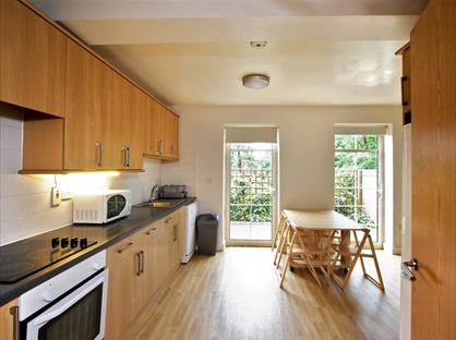 3 Bed Flat, Orchard House, SO22