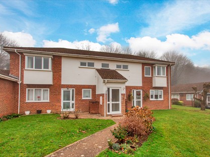 1 Bed Flat, St. Georges Square, DA3