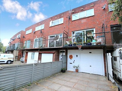 Studio Flat, Peartree Bridge, MK6