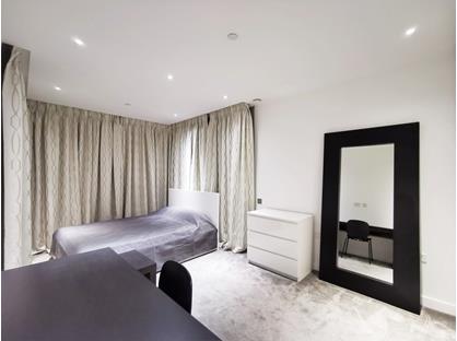 1 Bed Flat, Chauser Gardens, E1