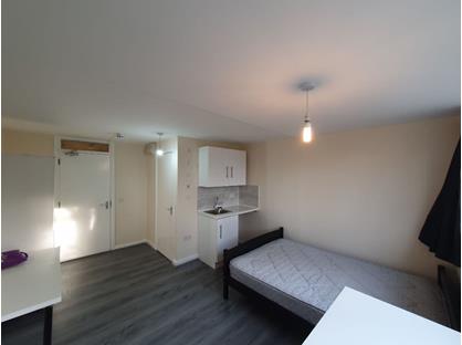 Studio Flat, Barchester Close, UB8