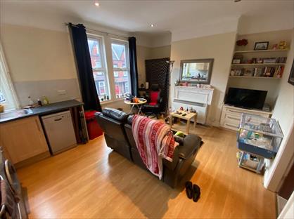 1 Bed Flat, Winston Gardens, LS6