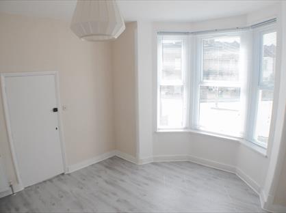1 Bed Flat, Albert Road, SE25