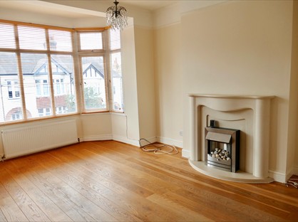 1 Bed Flat, Oakleigh Park Drive, SS9