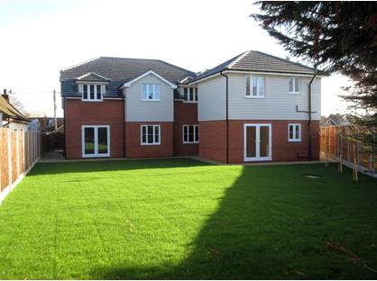 3 Bed Penthouse, Plumberow Avenue, SS5