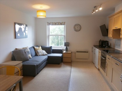 3 Bed Flat, Bingley Court, CT1
