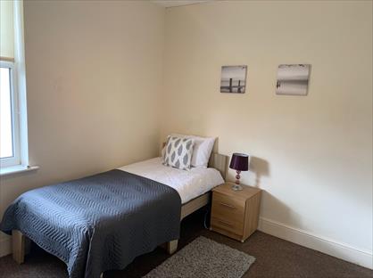 Room in a Shared House, Room 6 8-10 Market Street, S80