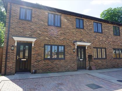 3 Bed End Terrace, Woodside Mews, DA12